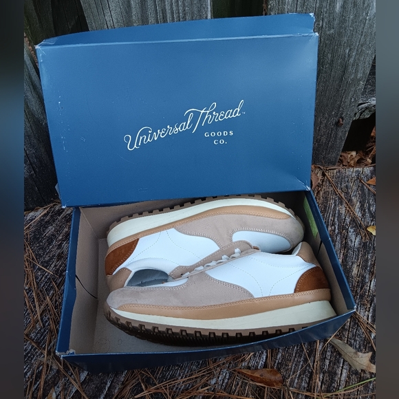 Universal Thread- Maria Sneakers in Brown - Picture 6 of 8